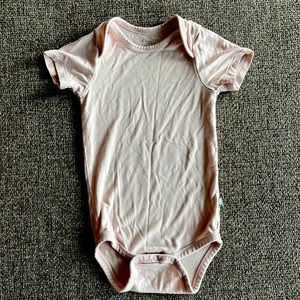 Kyte baby onsie-light pink